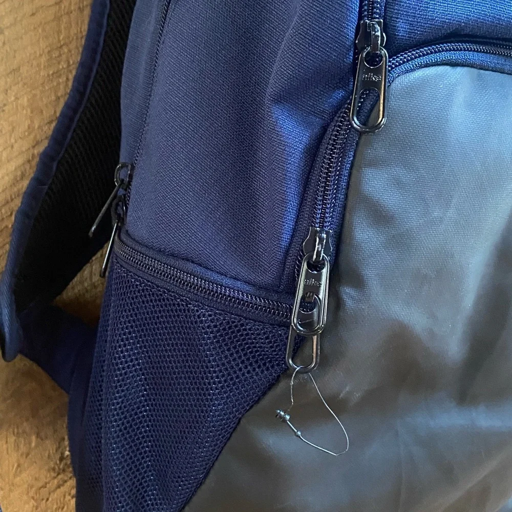 Nike Brasila 9.5‎ Training Backpack 30L Navy Blue DM3975-410 Pockets Zippers